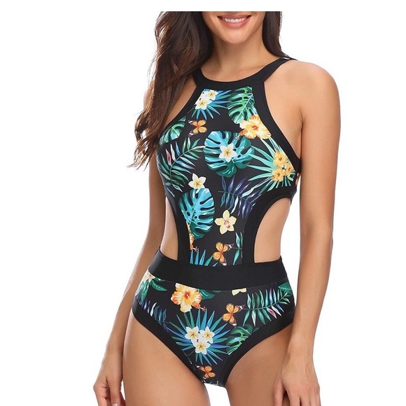Other - Flattering swimsuit